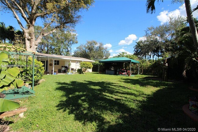 Building Photo - 9160 SW 73rd St