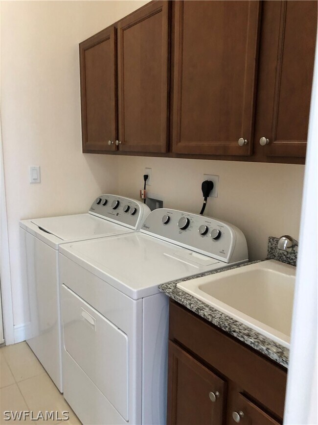 Building Photo - 5351 Ferrari Ave