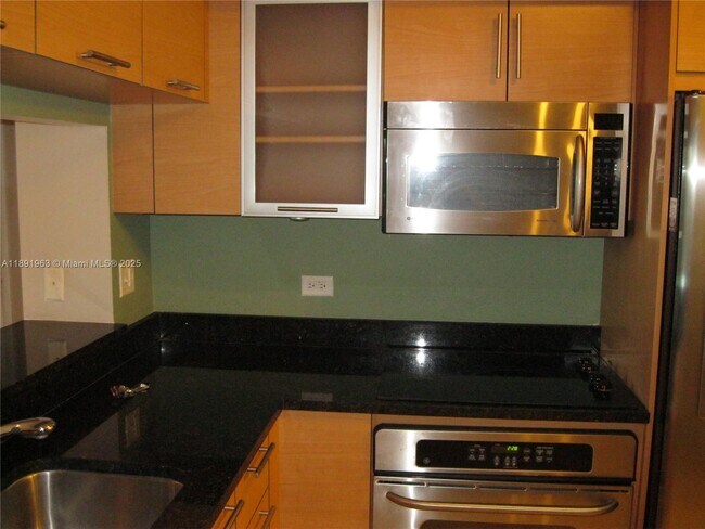 Building Photo - 31 SE 5th St