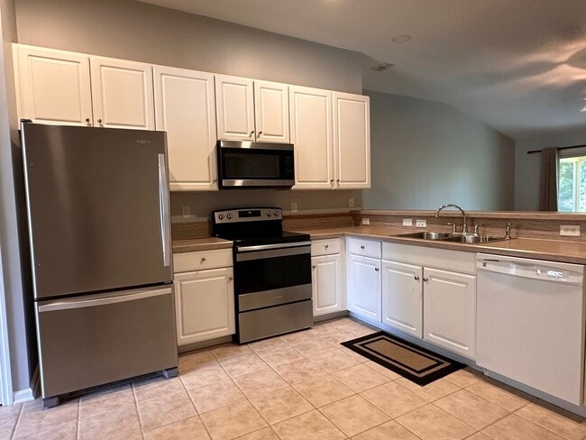 Building Photo - Located in the heart of Fernandina Beach!