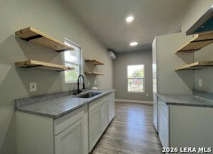 Building Photo - 146 Isabel St