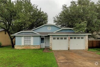 Building Photo - 714 Live Oak Dr