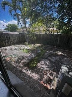 Building Photo - 401 NE 1st Ct