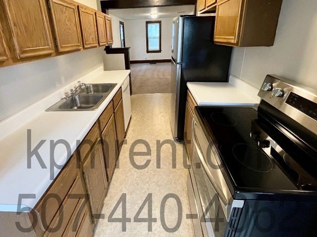 Building Photo - 621 Oak St