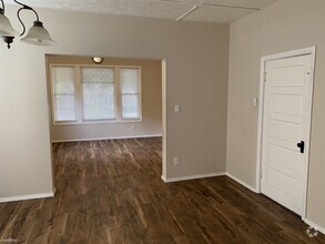 Building Photo - 1 br, 1 bath 4plex - 1830 West Mallon Aven...