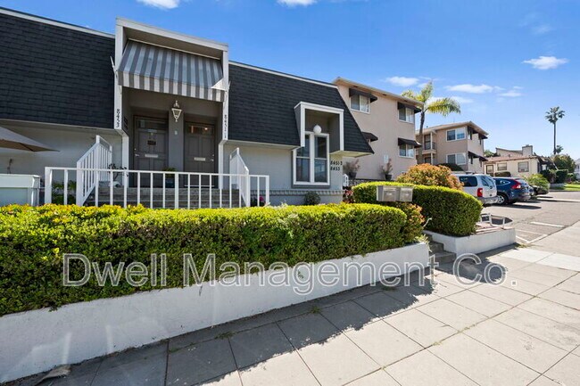 Building Photo - 8451 La Mesa Blvd