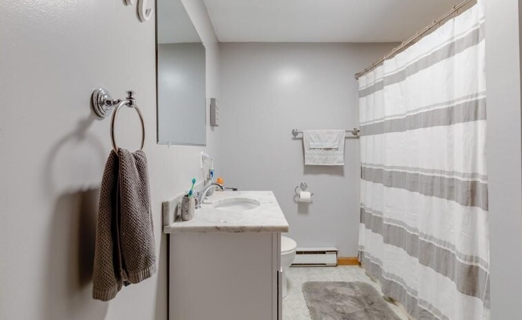 Building Photo - 52 Winnepurkit Ave