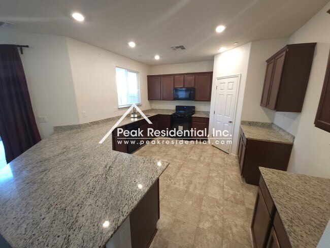 Building Photo - Newer North Natomas 4bd/3ba Home!