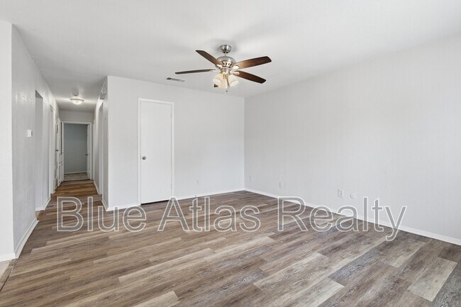 Building Photo - 5055 Virgil St