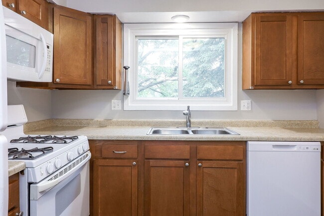 Building Photo - 1782 Gloucester Ct