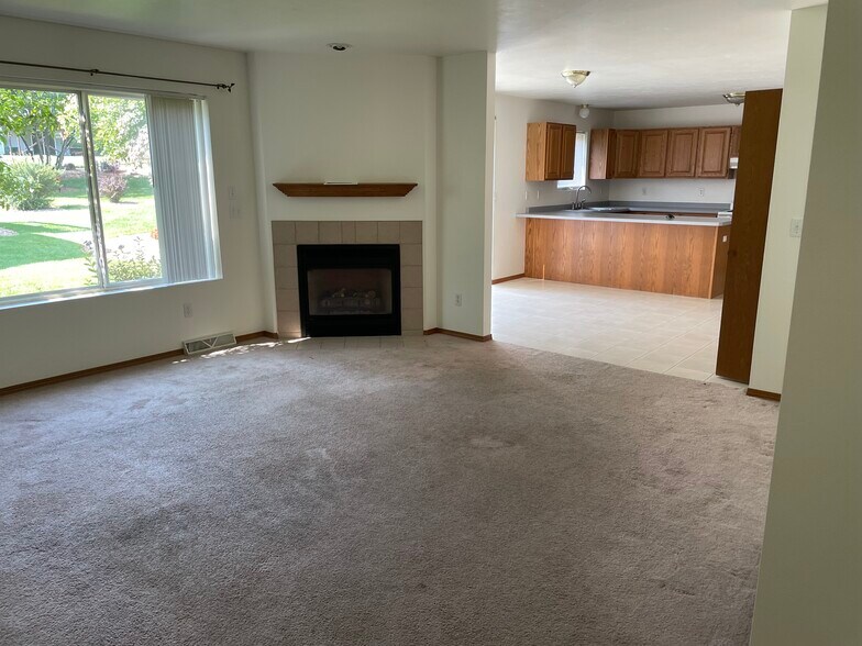 Building Photo - 1473 Maple Hills Ct