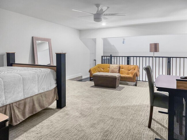 Building Photo - Fully furnished 3-Bedroom in The Plaza of Destin