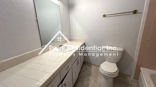 Building Photo - Croetto10540