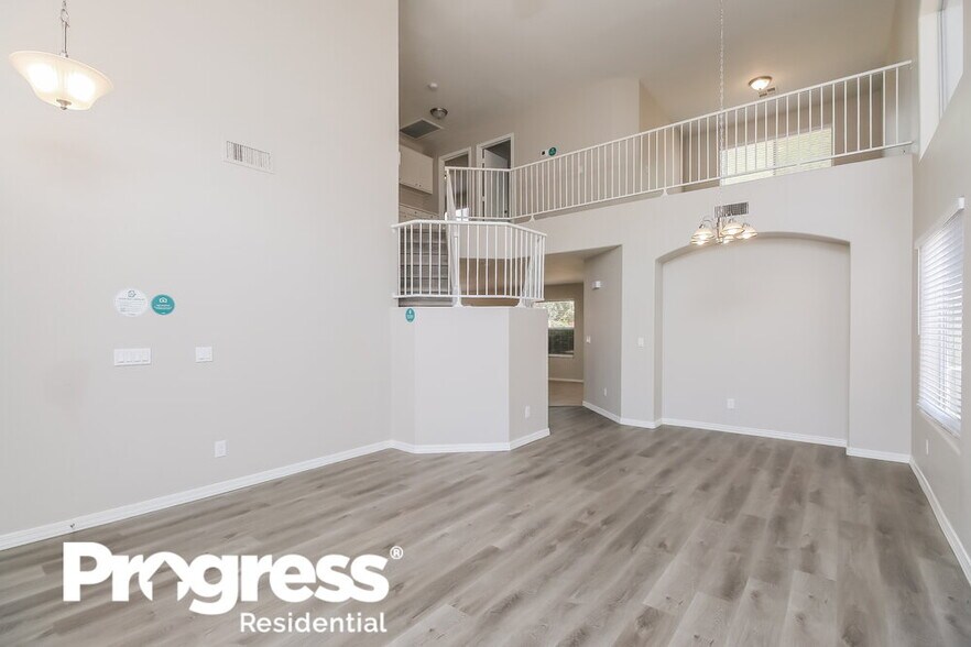 Building Photo - 1036 W Olive Ave