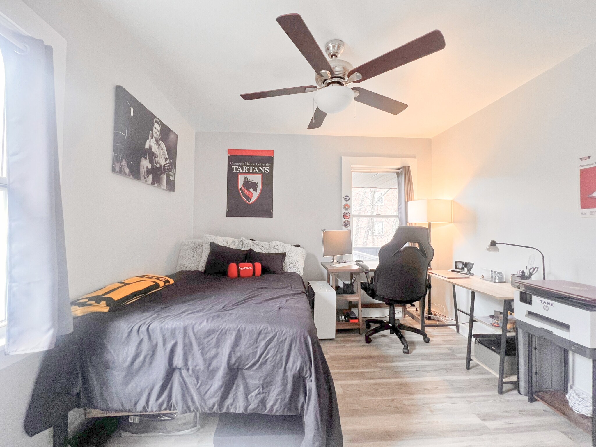 Building Photo - 5737 Hobart St