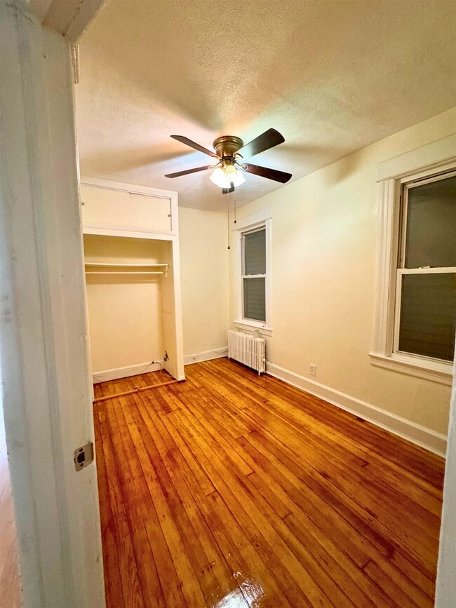 Building Photo - 129 W 29th St