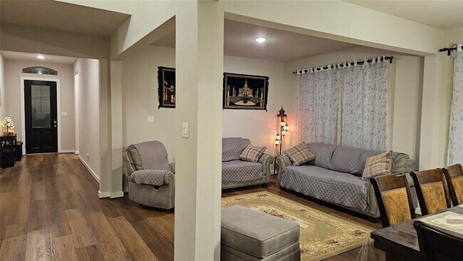 Building Photo - 18218 Bluebird Br Ln