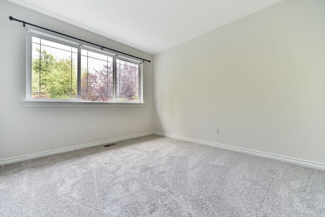 Building Photo - Nice 5 Bed / 2.5 bath house for rent in Kenmore.