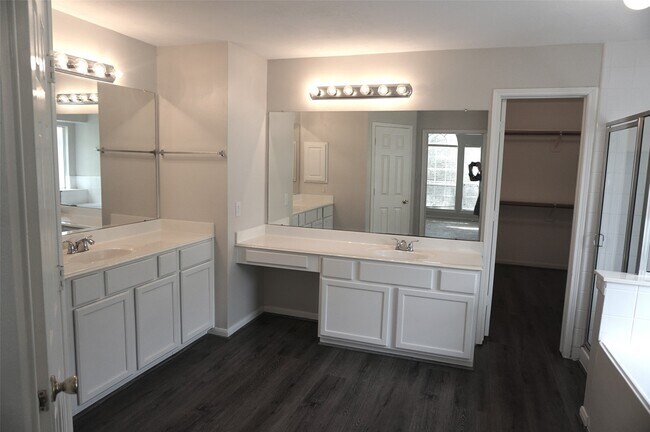Building Photo - 6628 Sharpstown Green Cir