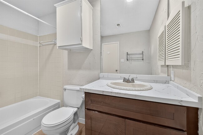 Building Photo - 1103 Dulles Ave