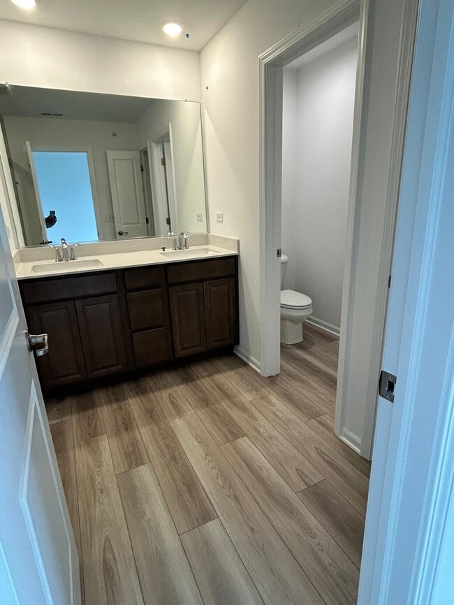 Building Photo - 12332 Tinsley St