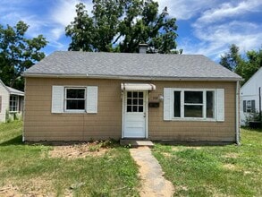 Building Photo - 225 Grace St