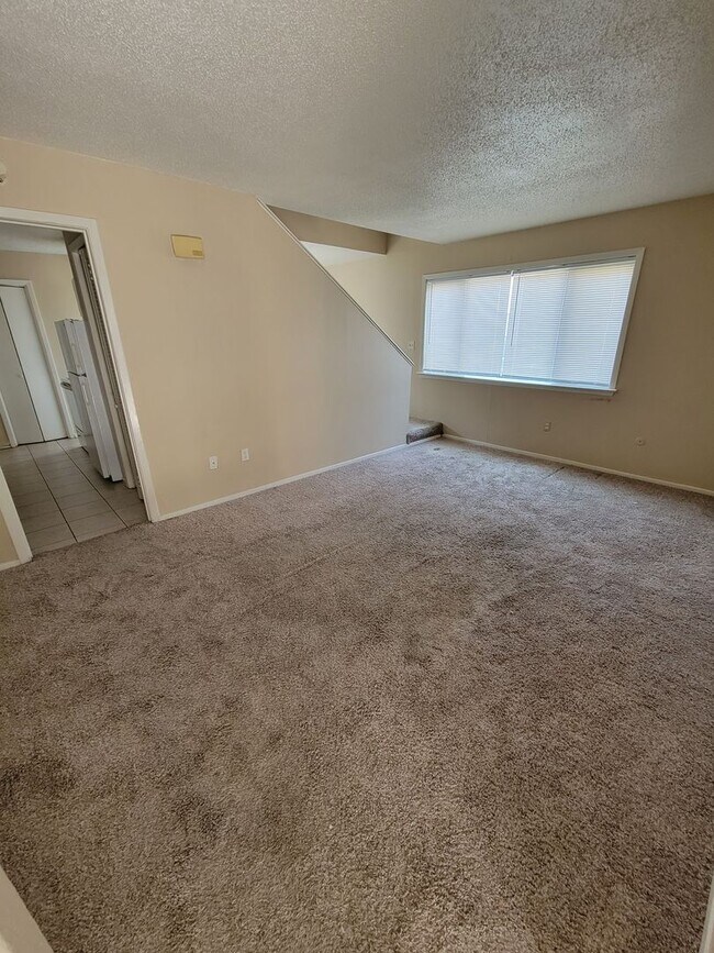 Building Photo - College Station - 2 bedroom / 1.5 bath Fou...