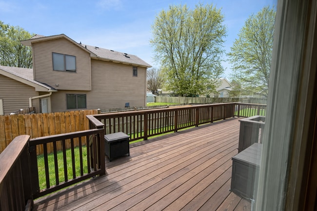 Building Photo - Stunning 4bed 2bath Home, With a Fully Fenced Yard.