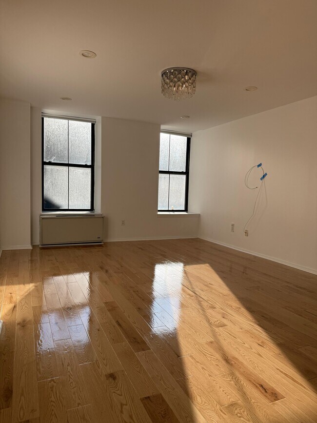 Building Photo - 1 Greene St