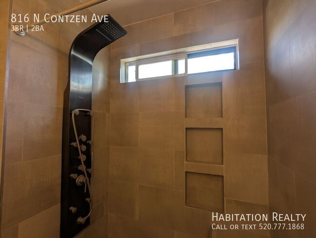 Building Photo - 816 N Contzen Ave