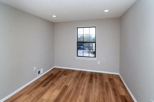 Building Photo - 69 Fisher Dr