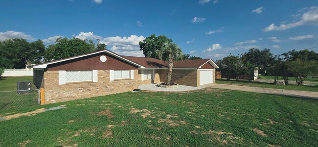 Building Photo - 619 Old Forest Way Rd