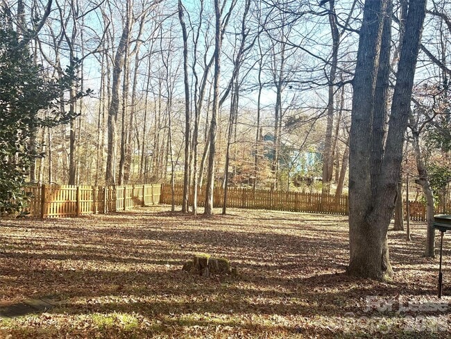 Building Photo - 3412 Armitage Dr