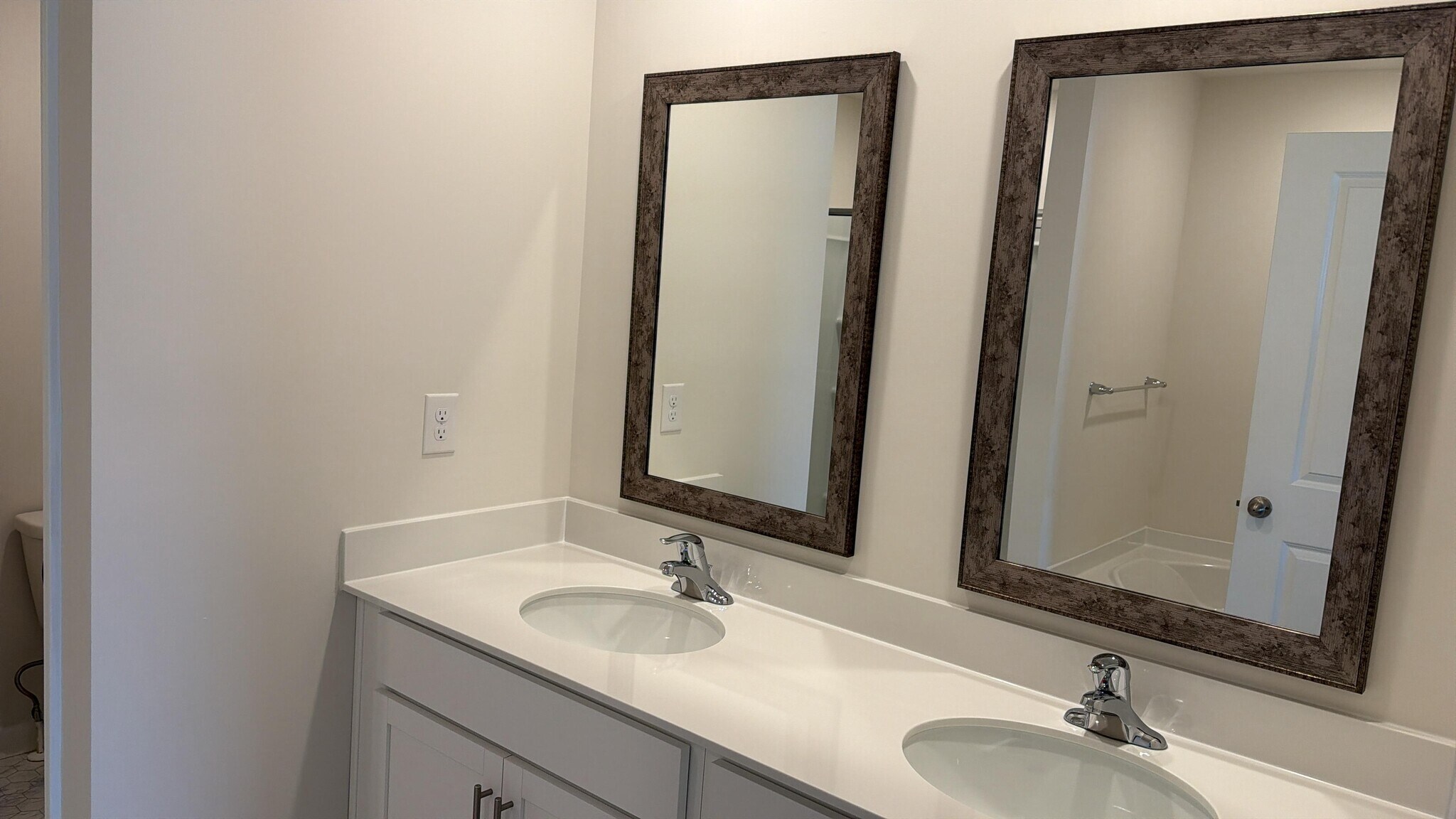 Building Photo - 1614 Yarrow Ln