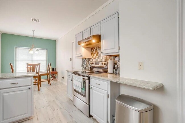 Building Photo - Spacious 4-Bedroom Home + Bonus Room with AC in Prime Lewisville Location