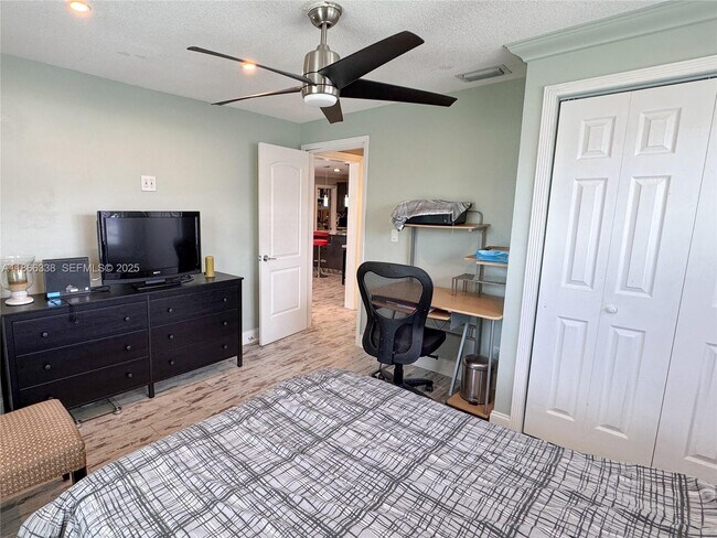 Building Photo - 161 NW 27th Ct