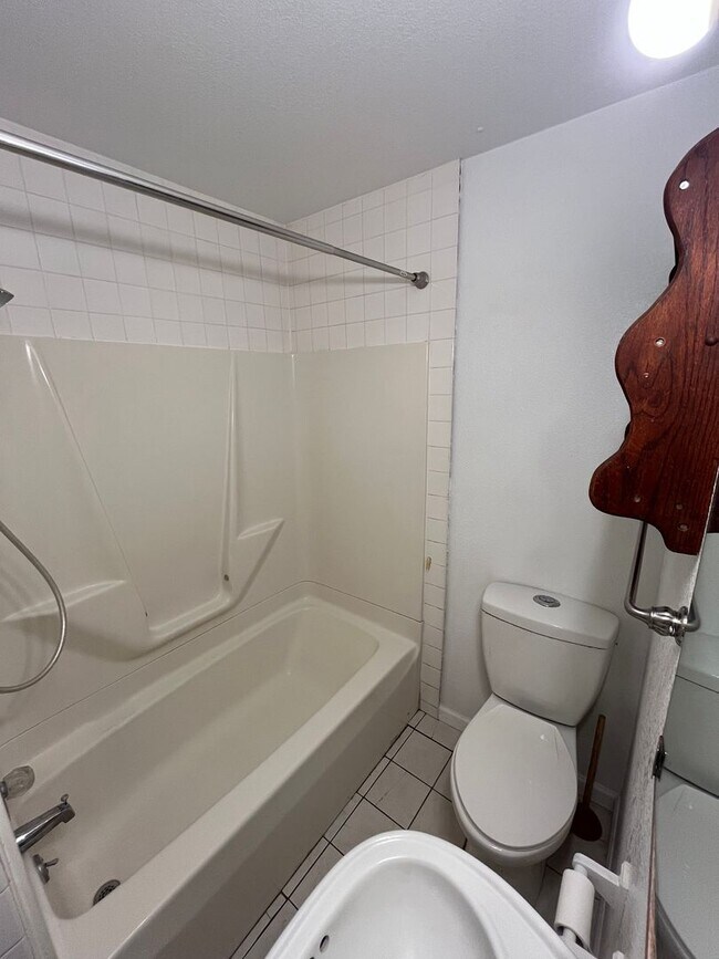 Building Photo - Postmaster