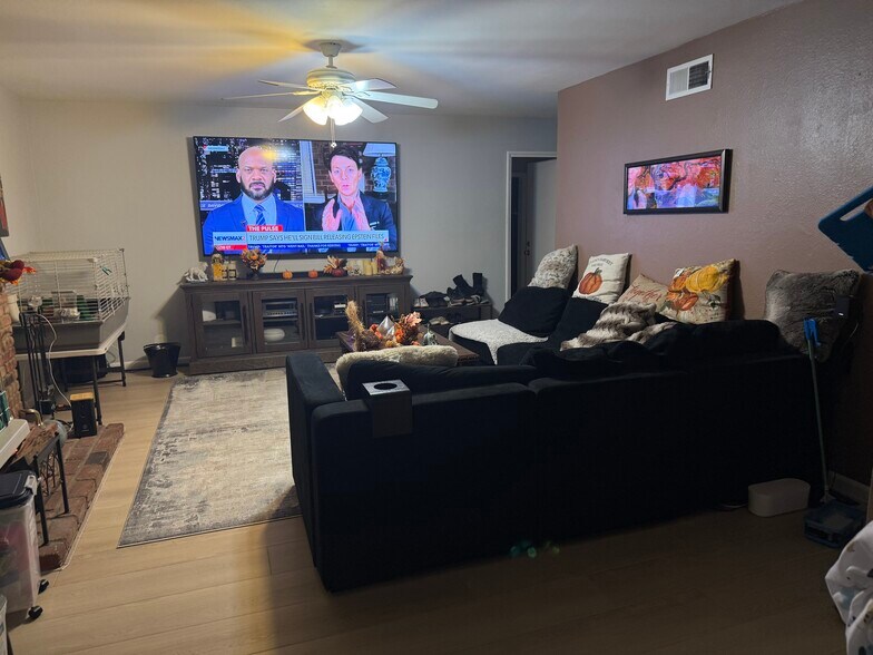 Building Photo - 13907 Hawick Dr