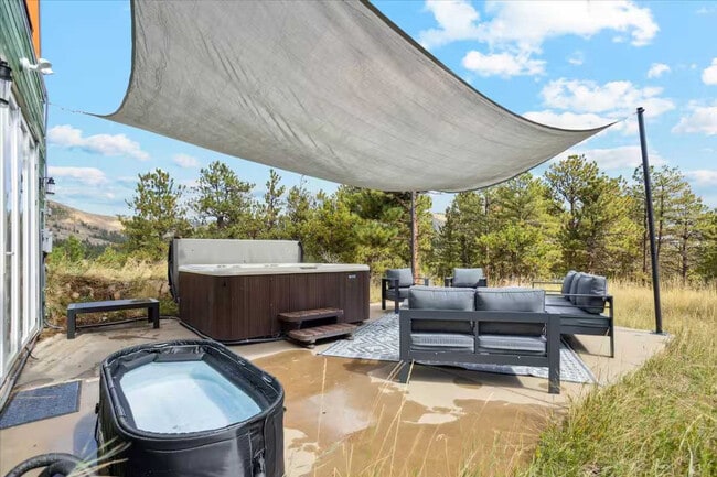 Building Photo - 6186 Sunshine Canyon Dr