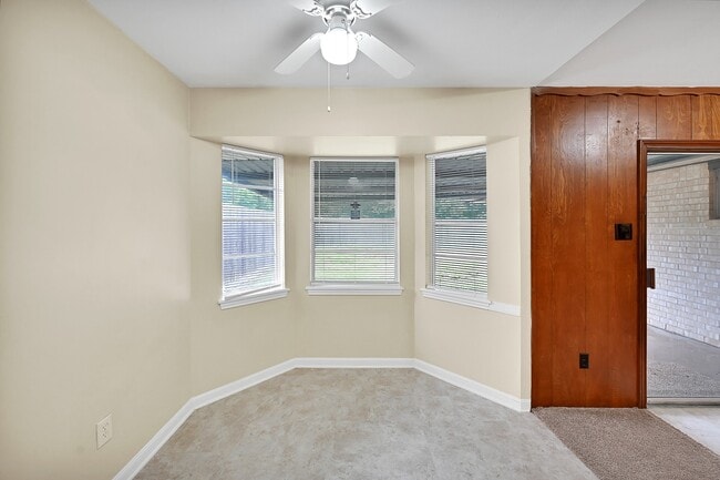 Building Photo - 10026 Kirkglen Dr