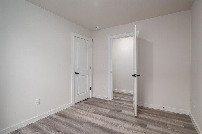 Building Photo - 3834 Maid Marion Ln