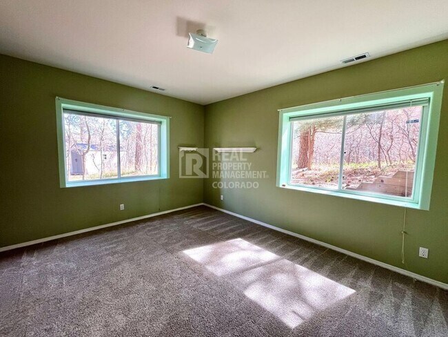 Building Photo - 1550 Capadaro Ct