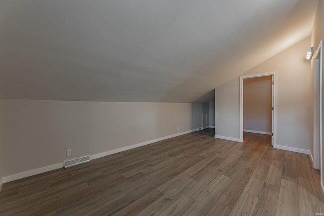 Building Photo - 7127 Pinehurst Dr