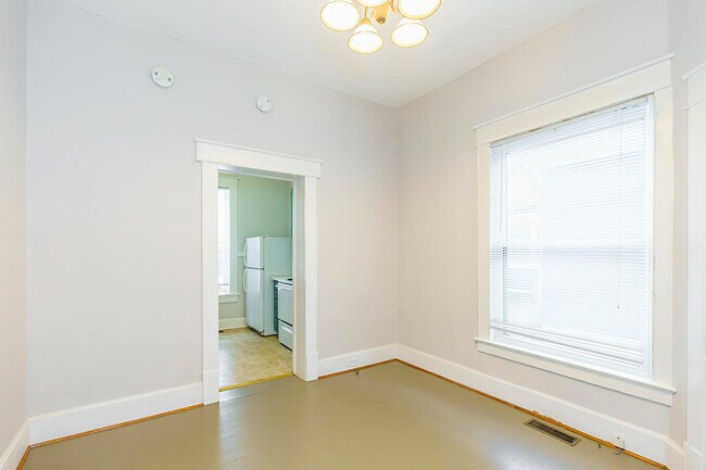 Building Photo - 51 Mentelle Park