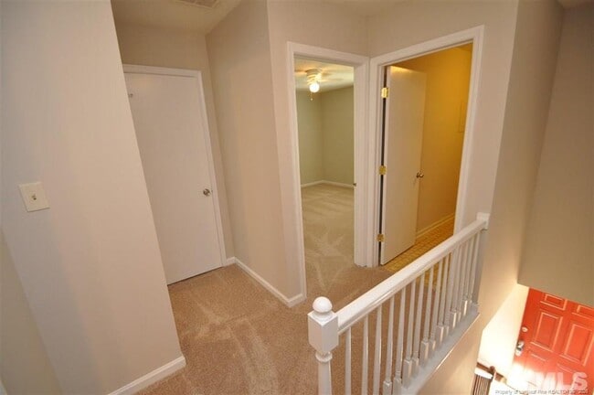 Building Photo - 109 Misty Ct