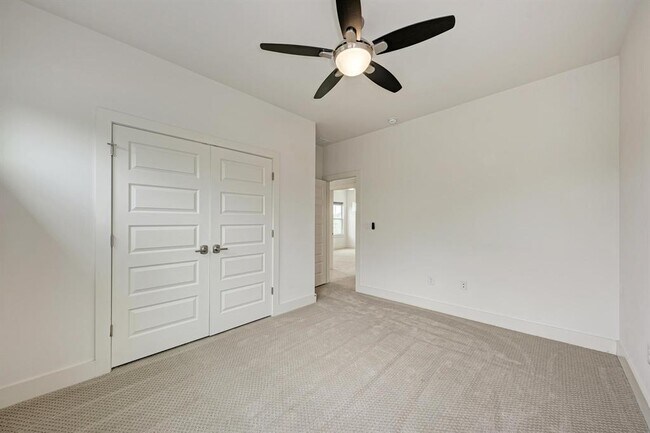 Building Photo - 1000 Taulbee Ln