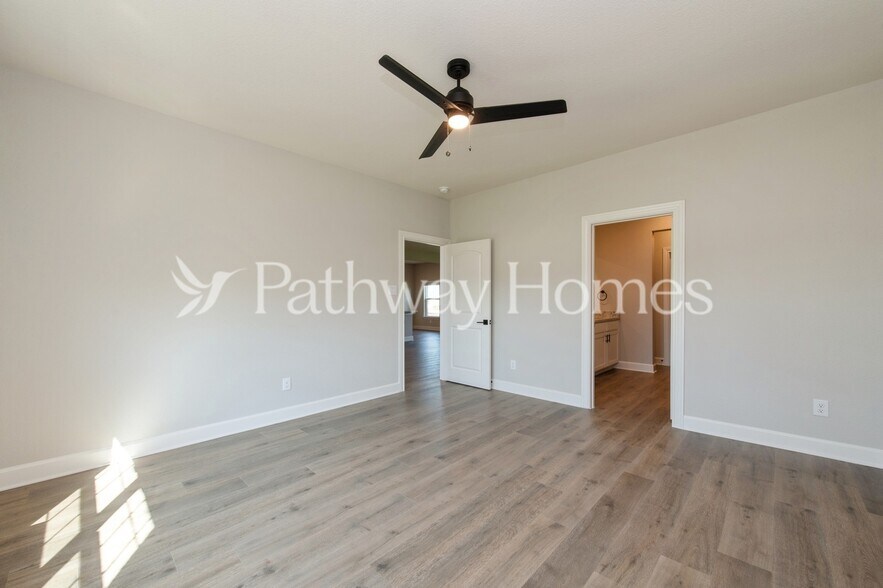 Building Photo - 601 Brookside Dr