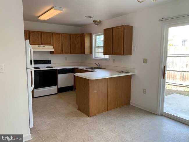 Building Photo - 616 W Martin St