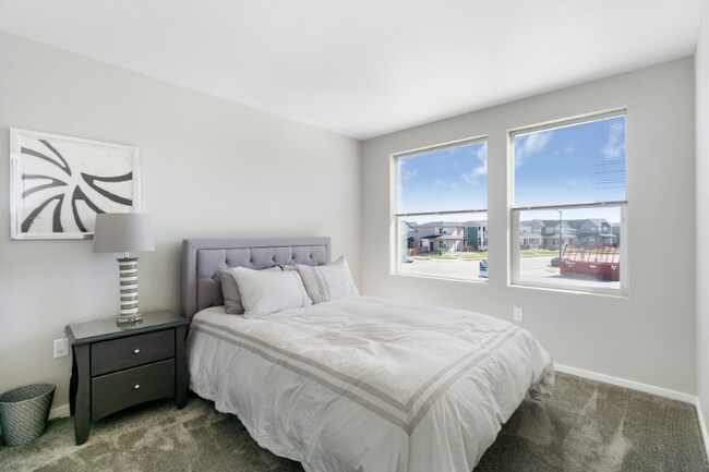 Building Photo - 2614 Thunderstreak Ln