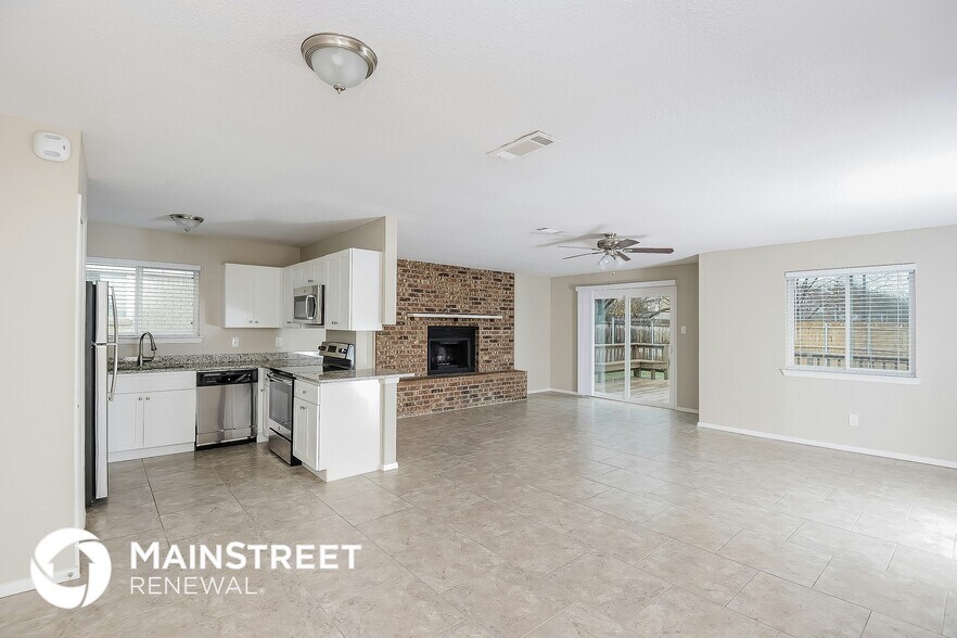 Building Photo - 1006 Bunn Dr